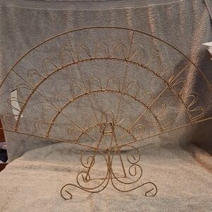 Elegant Gold Wire Display Stand